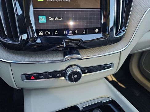Used 2022 Volvo XC60 B5 Inscription w/ Advanced Package image 29