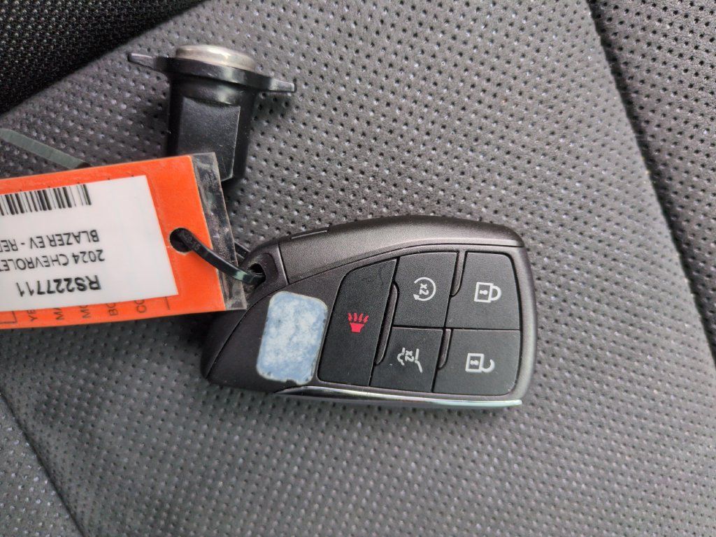 Used 2024 Chevrolet Blazer EV RS AWD/4WD image 28