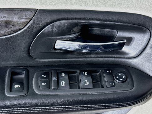 Used 2018 Dodge Grand Caravan SE w/ UConnect Hands-Free Group FWD image 21