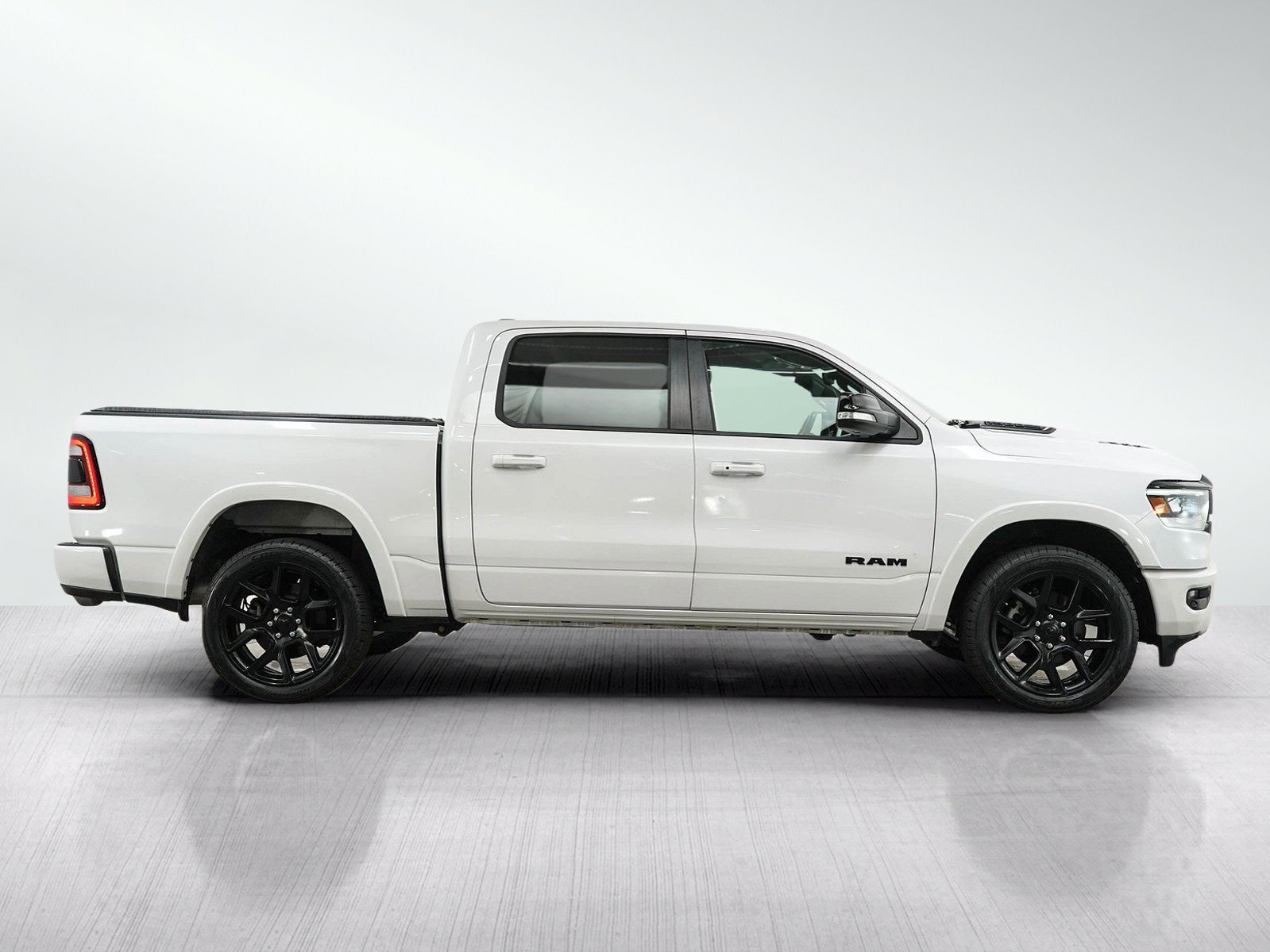 Used 2022 RAM 1500 Laramie AWD/4WD image 6