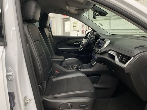 Used 2024 GMC Terrain SLT image 18