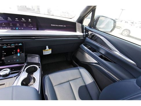 New 2026 Cadillac Escalade IQ Sport 2 w/ LPO, ONYX Package image 10