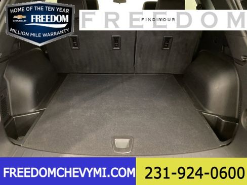 Used 2025 Chevrolet Blazer LT image 8