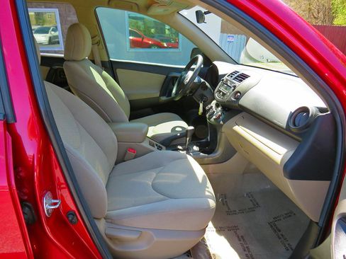 Used 2011 Toyota RAV4 4WD 4dr 4-cyl 4-Spd AT (Natl) w/ Upgrade Value Pkg image 12