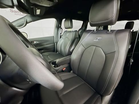 New 2026 Chrysler Pacifica Select w/ S Appearance Package image 20