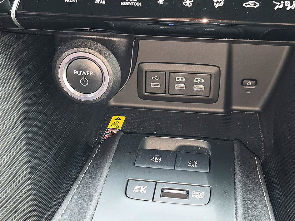 Used 2023 Toyota Venza Limited AWD/4WD image 26