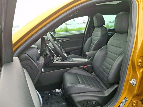 Certified 2024 Dodge Hornet R/T Plus w/ Tech Pack Plus w/o Parking AWD/4WD image 13