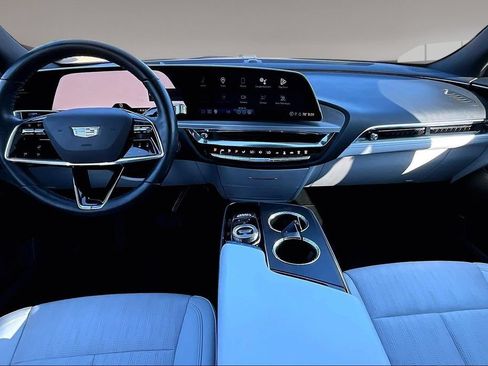 Certified 2024 Cadillac Lyriq Luxury AWD/4WD image 15