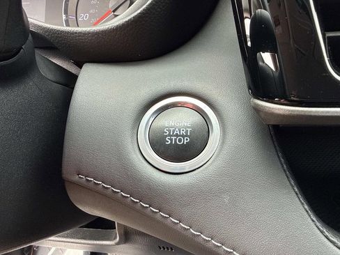 Used 2020 Toyota Highlander L image 32