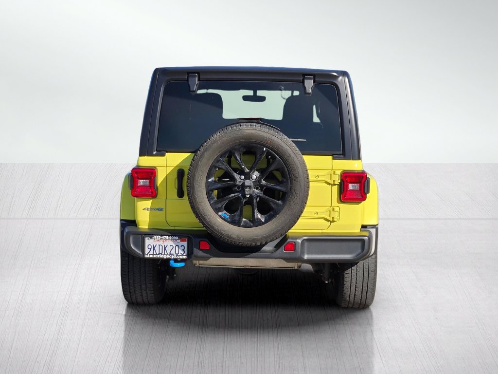 Used 2023 Jeep Wrangler Unlimited Sahara w/ Cold Weather Group AWD/4WD image 5