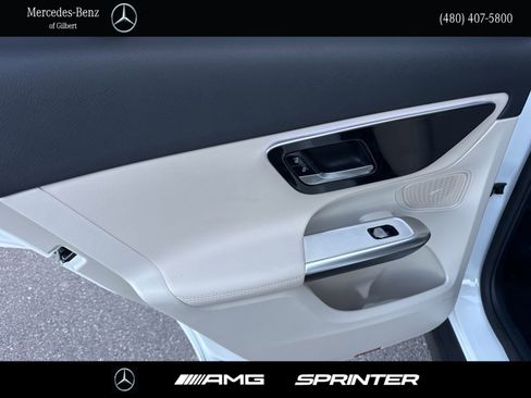 Certified 2025 Mercedes-Benz GLC 300 image 20