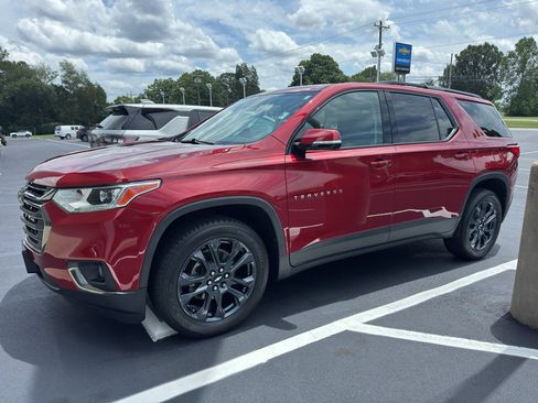 Used 2019 Chevrolet Traverse RS FWD image 3