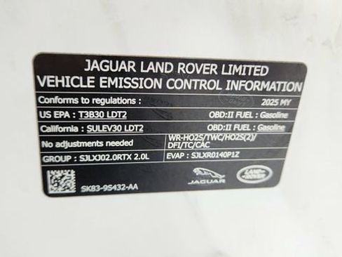 Used 2025 Jaguar F-PACE R-Dynamic S image 62