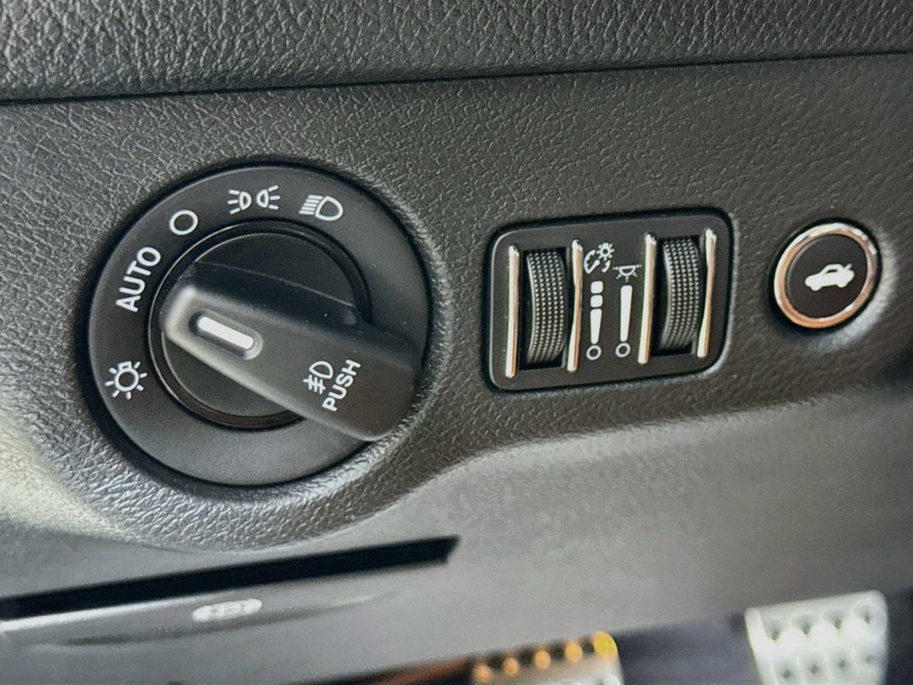 Used 2016 Dodge Challenger SRT w/ Technology Group RWD image 11