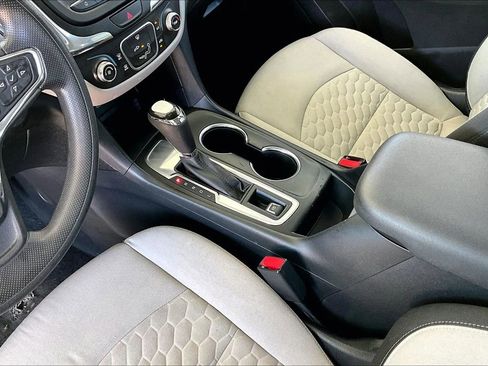 Used 2019 Chevrolet Equinox LT FWD image 15