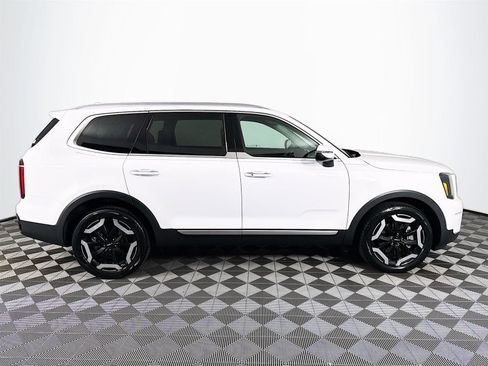 Certified 2023 Kia Telluride S image 8