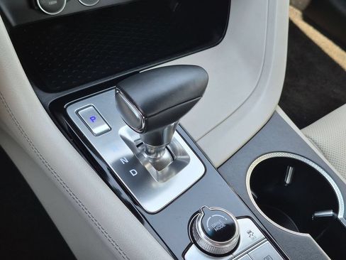 Used 2025 Genesis G70 2.5T RWD image 20