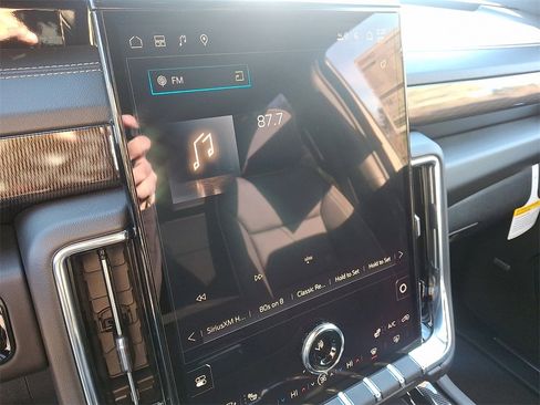 New 2026 GMC Yukon XL Elevation image 13