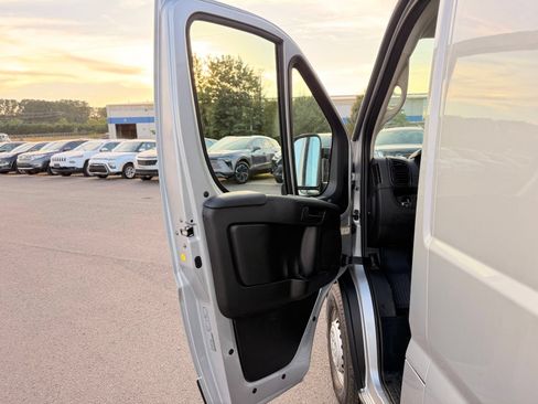 Used 2026 RAM ProMaster 1500 w/ Safety Group FWD image 13