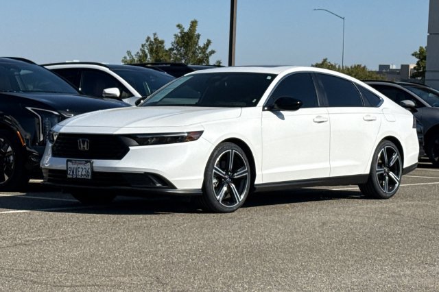 Used 2025 Honda Accord Sport image 10