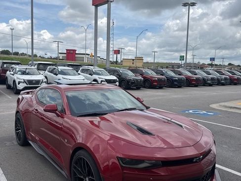 Used 2016 Chevrolet Camaro SS RWD image 3