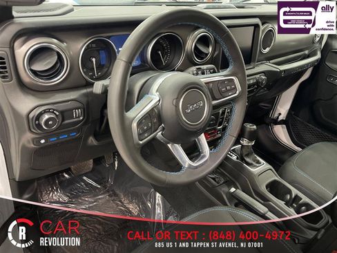 Used 2023 Jeep Wrangler Unlimited Rubicon 4xe AWD/4WD image 15