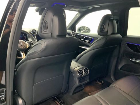 Used 2025 Mercedes-Benz GLC 300 image 16