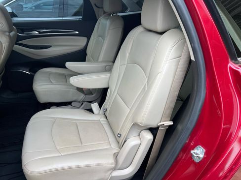 Used 2019 Buick Enclave Essence FWD image 11