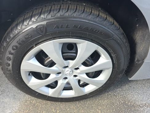 Used 2025 Toyota Corolla XLE FWD image 12