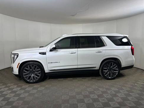 Used 2025 GMC Yukon Denali Ultimate w/ LPO, Floor Liner Package image 6