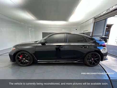 Used 2024 Honda Civic Type R image 2
