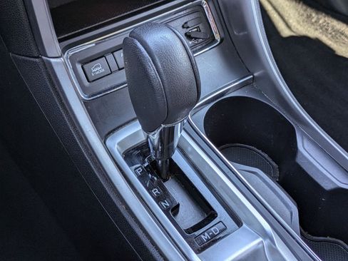 Used 2022 Subaru Ascent Limited w/ Technology Package image 16