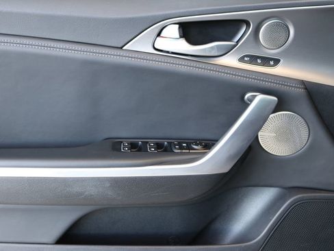 Used 2020 Kia Stinger GT1 image 13