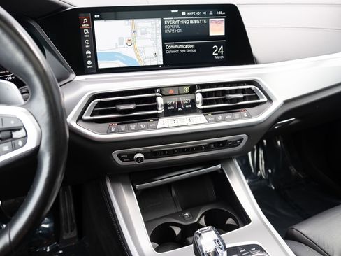 Used 2022 BMW X5 sDrive40i w/ M Sport Package image 3