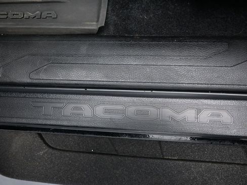 Used 2023 Toyota Tacoma TRD Sport AWD/4WD image 18