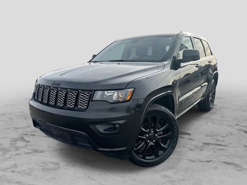 Used 2020 Jeep Grand Cherokee Altitude image 1