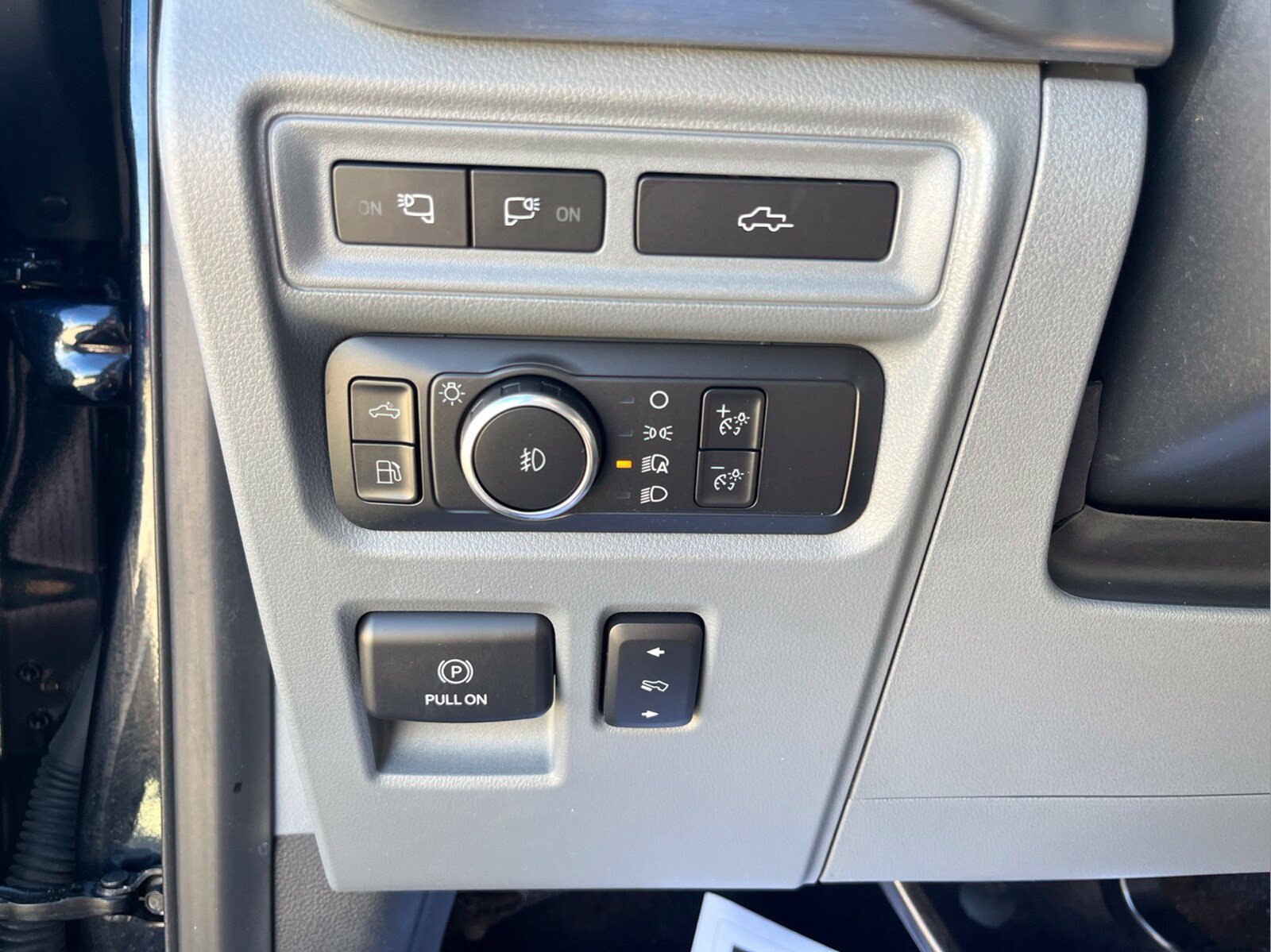 Used 2022 Ford F150 Lariat w/ Equipment Group 502A High AWD/4WD image 14