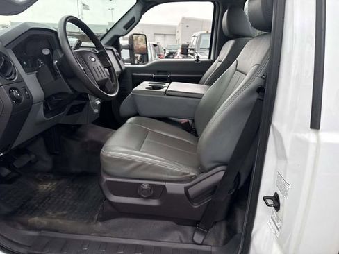 Used 2016 Ford F550 2WD Regular Cab Super Duty image 19