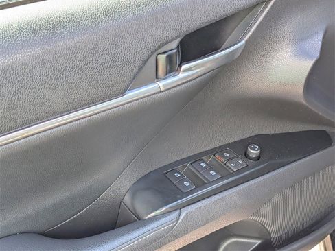 Used 2020 Toyota Camry XSE image 16