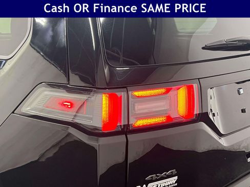 Used 2026 Jeep Cherokee Laredo AWD/4WD image 11