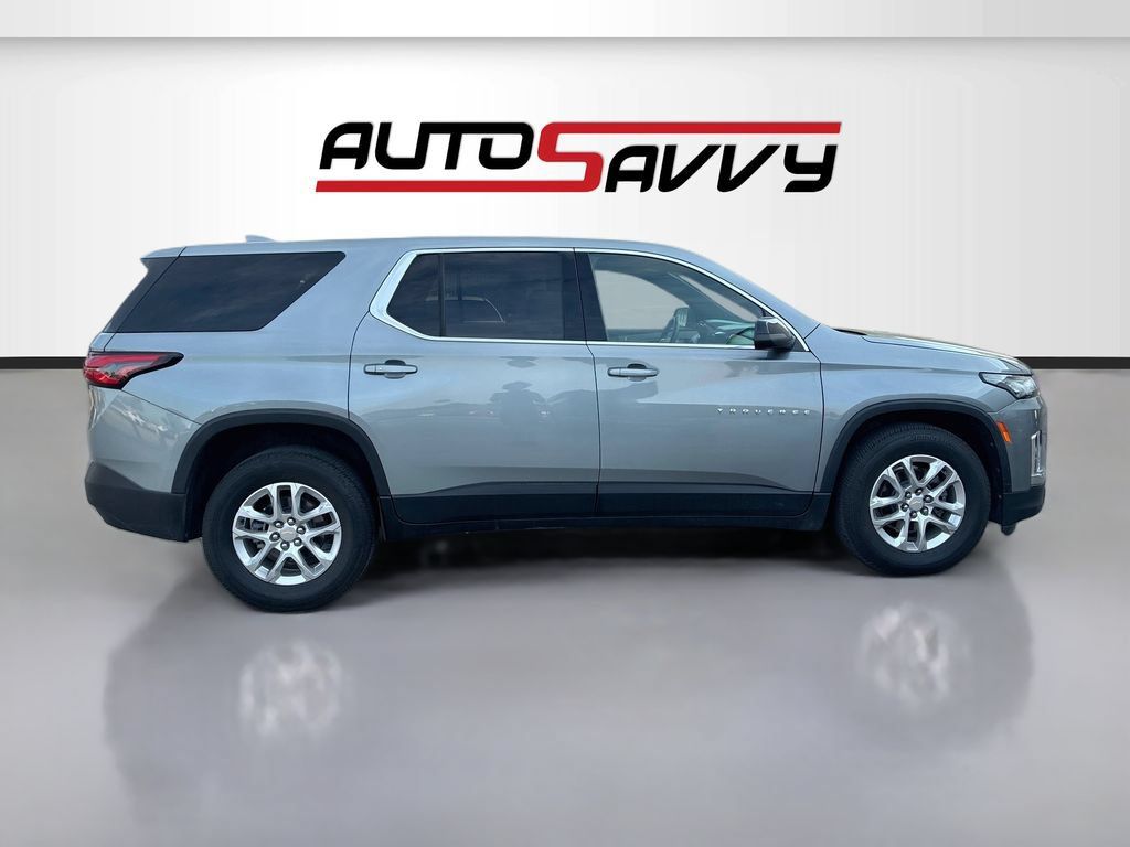 Used 2023 Chevrolet Traverse LS FWD image 8