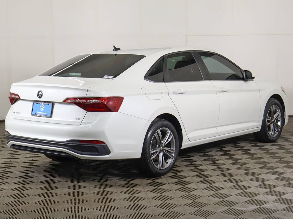 Used 2022 Volkswagen Jetta SE FWD image 9
