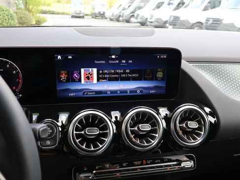 Certified 2025 Mercedes-Benz GLA 250 4MATIC image 22