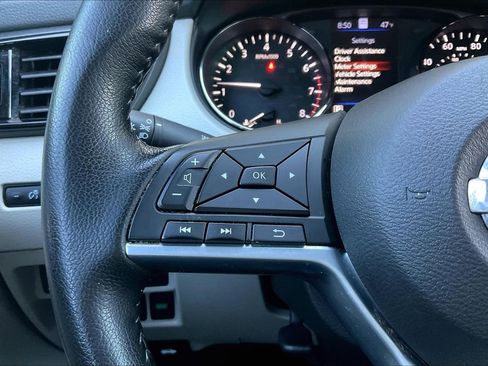 Used 2022 Nissan Rogue Sport SL image 9