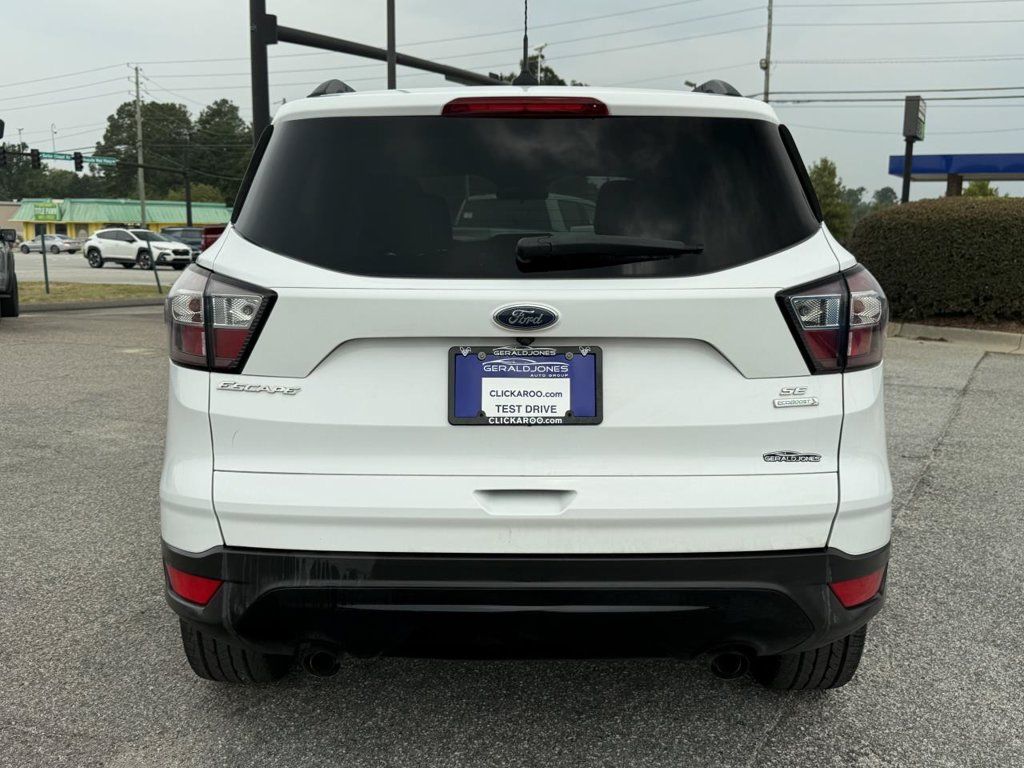Used 2018 Ford Escape SE w/ SE Sport Appearance Package FWD image 15