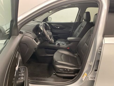 Used 2022 GMC Terrain SLT w/ Infotainment Package II AWD/4WD image 9