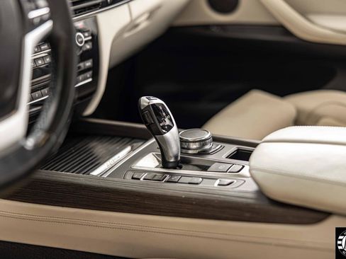 Used 2017 BMW X5 xDrive40e image 33