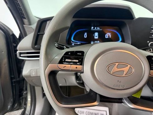 Certified 2025 Hyundai Elantra SE FWD image 11