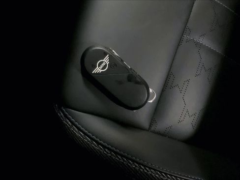 Certified 2025 MINI Cooper 4-Door Hardtop image 13