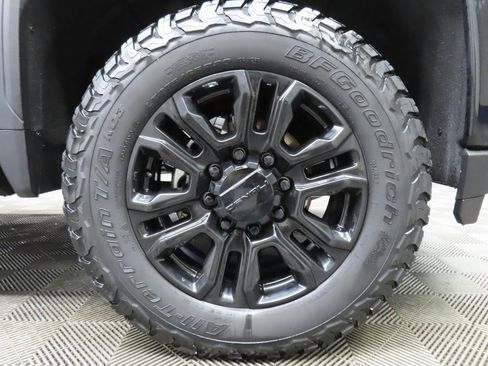 Used 2021 GMC Sierra 2500 Denali w/ Denali Black Diamond Edition image 8